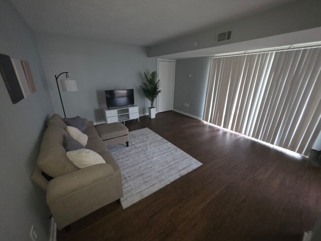 225 W McDowell Rd, Unit F7