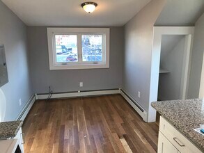 289 Beacon St, Unit 2 in Somerville, MA - Foto de edificio - Building Photo