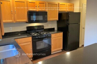 566 Windcroft Cir NW in Acworth, GA - Foto de edificio - Building Photo