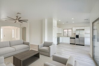 1704 S 79th Glen in Phoenix, AZ - Building Photo - Building Photo