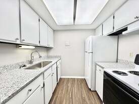 1810 Greenway Cross in Fitchburg, WI - Building Photo