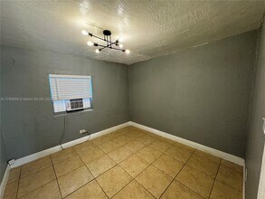 4017 SW 24th St in West Park, FL - Building Photo - Building Photo