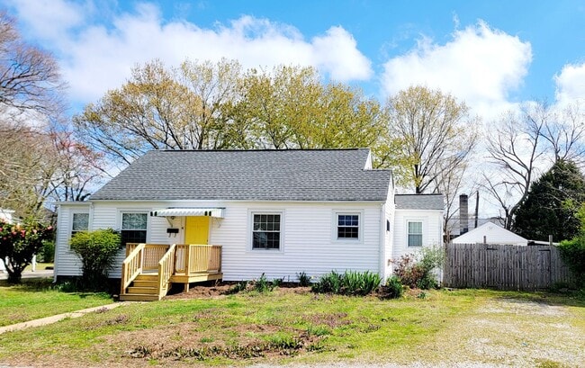 4 Howard Ct in Newport News, VA - Building Photo - Building Photo