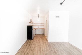 1805 E Indian School Rd in Phoenix, AZ - Building Photo - Building Photo