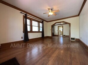 421 19th St NE in Cedar Rapids, IA - Building Photo - Building Photo