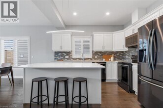 24 Greenwood Ave in St Catharines, ON - Building Photo - Building Photo