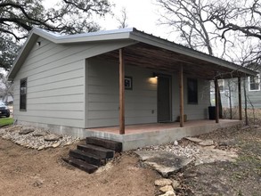 601 Live Oak St in Gatesville, TX - Building Photo - Building Photo