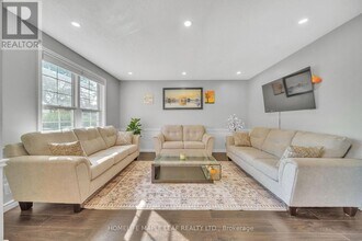 4 Lisa Ct in Hamilton, ON - Building Photo - Building Photo