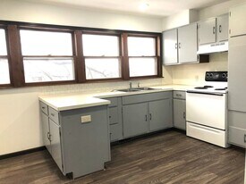 122 W Cedar St in Chippewa Falls, WI - Building Photo