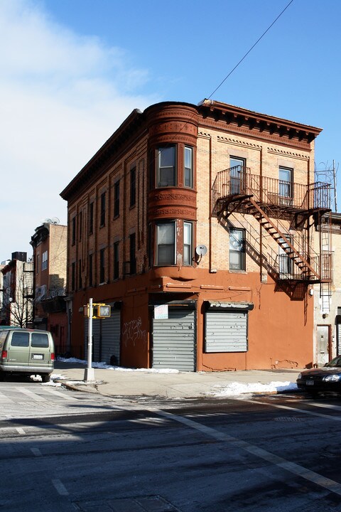 697 Prospect Pl in Brooklyn, NY - Building Photo