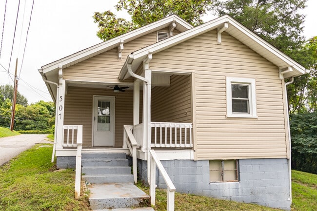 property at 507 Horton Pl NW
