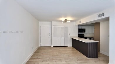 840 NW 87th Ave in Miami, FL - Building Photo - Building Photo