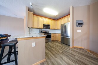 18283 Key W Ct in Lakeville, MN - Building Photo - Building Photo