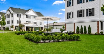 Star Deluxe Milford in Milford, CT - Building Photo