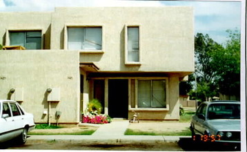 Hallcraft Villas West in Phoenix, AZ - Building Photo - Building Photo