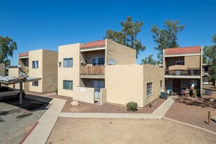 Palomino Pointe in Phoenix, AZ - Building Photo