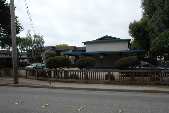 Capitola Cove in Capitola, CA - Foto de edificio - Building Photo