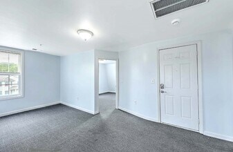 458 Weir St-Unit -5 in Taunton, MA - Building Photo - Building Photo