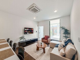 1240 Cadwallader St in Philadelphia, PA - Building Photo