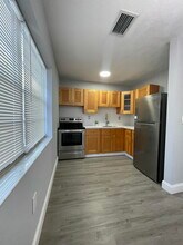 110 SE 7th St in Hallandale Beach, FL - Building Photo - Building Photo