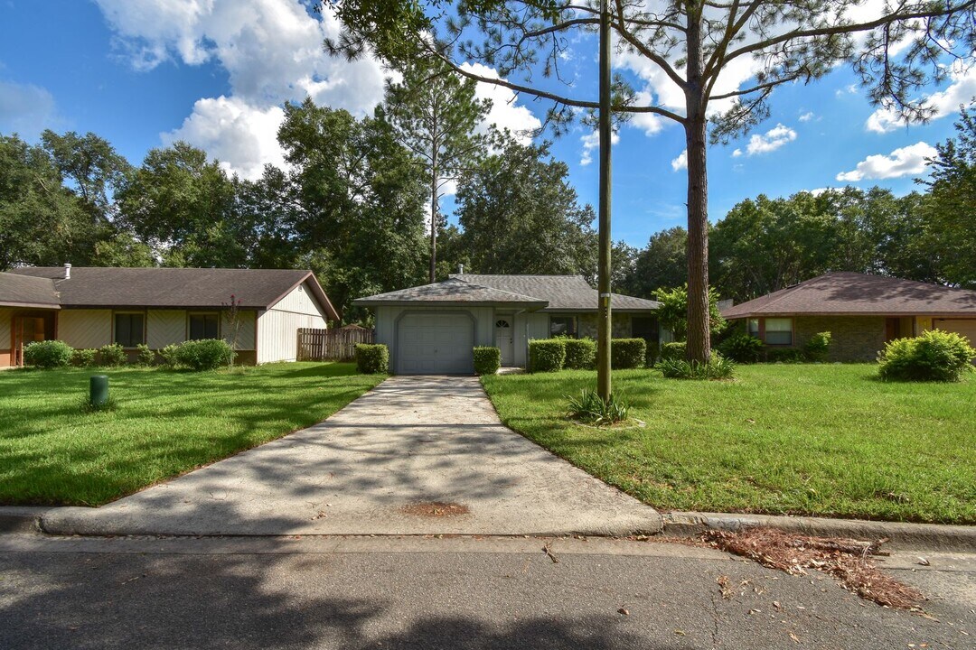 3737 NW 59th Pl in Gainesville, FL - Building Photo