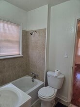 3429 Mersington Ave, Unit 304 in Kansas City, MO - Building Photo - Building Photo