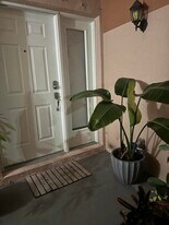 20818 San Simeon Way in North Miami Beach, FL - Building Photo