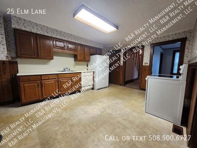 25 Elm Ln in Northbridge, MA - Building Photo - Building Photo