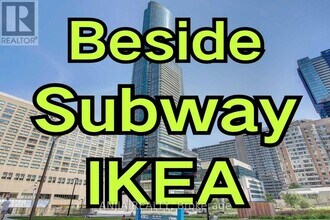 386 Yonge St in Toronto, ON - Building Photo - Building Photo