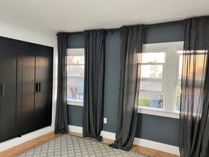 4220 Carrington St in Oakland, CA - Foto de edificio - Building Photo