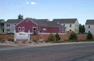 Sun Chase Village in Laramie, WY - Foto de edificio