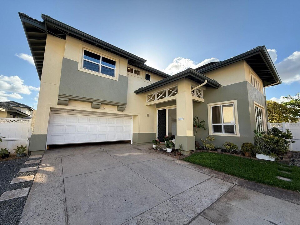 91-1066-1066 Lanakoi St in Kapolei, HI - Building Photo
