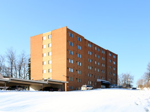 Embassy Apartments in Canton, OH - Building Photo - Building Photo