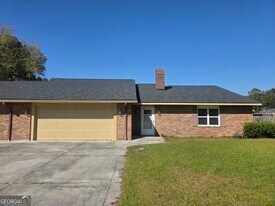 310 W 5th St in Rincon, GA - Building Photo