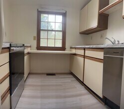9600 Accord Dr in Potomac, MD - Building Photo - Building Photo