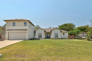 1006 Lipan Trail in Austin, TX - Building Photo