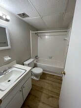 3820 Country Club Rd in Winston-Salem, NC - Building Photo - Building Photo