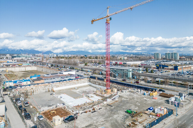 Luxe Lansdowne in Richmond, BC - Building Photo - Building Photo