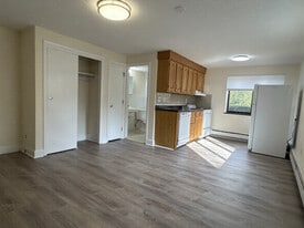 20 Chester St, Unit 5 in Somerville, MA - Building Photo