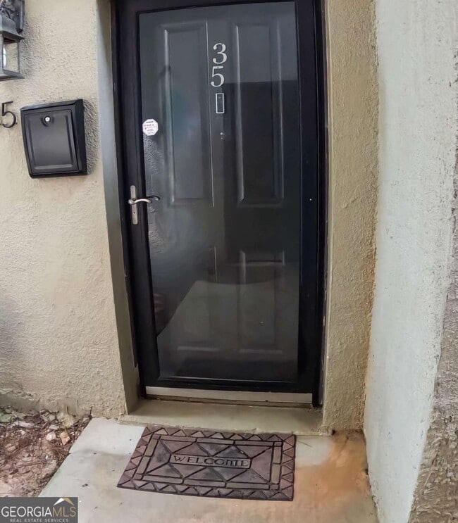 property at 35 Cantey Pl NW