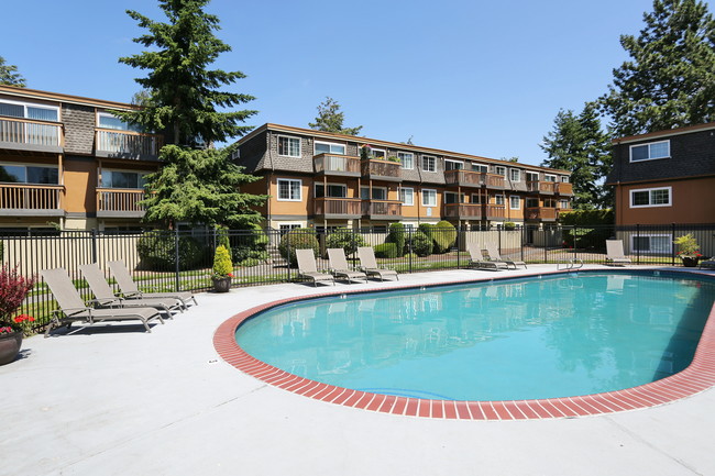 Heather Ridge Apartments in Lynnwood, WA - Building Photo - Building Photo