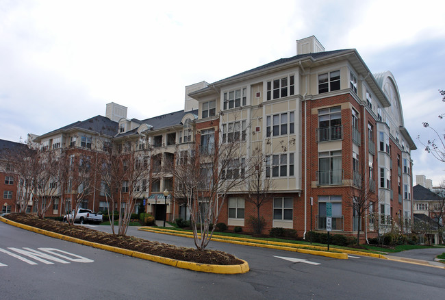 Stratford Condominiums in Reston, VA - Foto de edificio - Building Photo