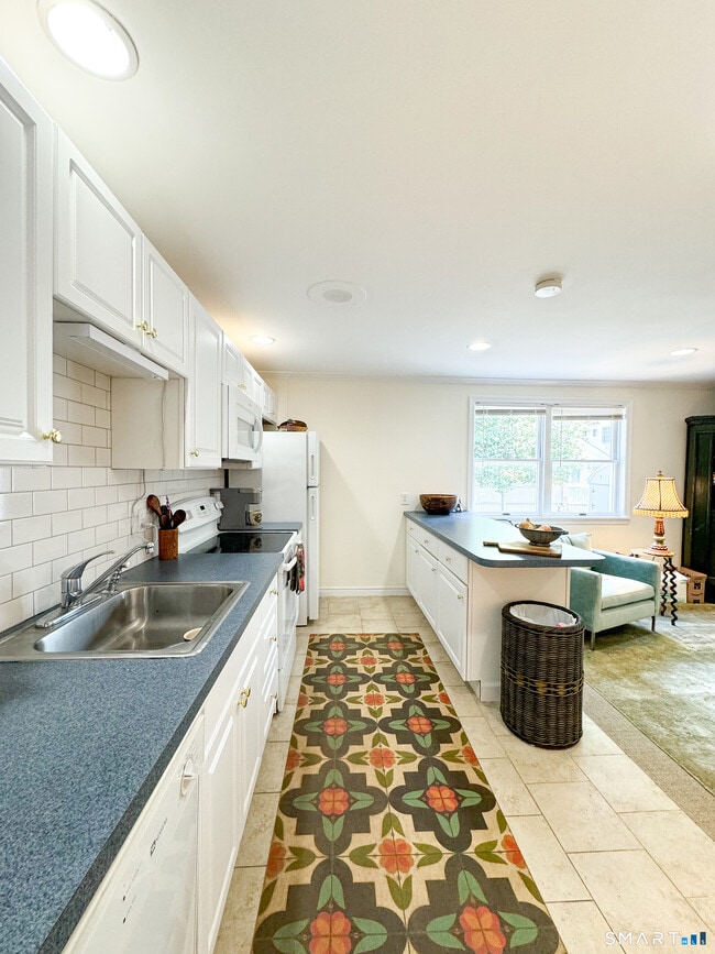 property at 104 Rowayton Ave
