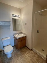 1449 NW Falls Creek Loop-Unit -2 in Oak Harbor, WA - Building Photo - Building Photo