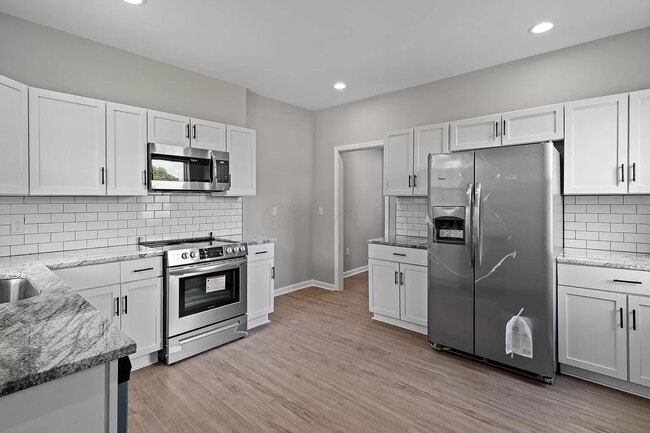 property at 534 Oakwood Ave