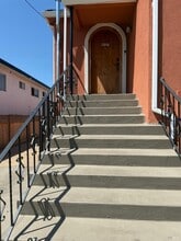 4121 Lusk St in Oakland, CA - Building Photo - Building Photo