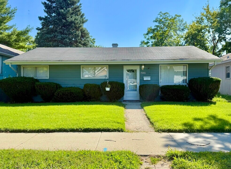 16939 Jodave Ave in Hazel Crest, IL - Building Photo