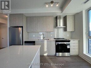 55-655 Duke St W in Kitchener, ON - Building Photo - Building Photo