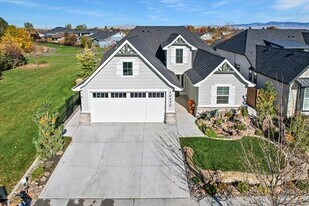 10470 W Bell Fountain Dr in Star, ID - Building Photo