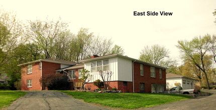 10116 E 70th Ter in Raytown, MO - Foto de edificio - Building Photo